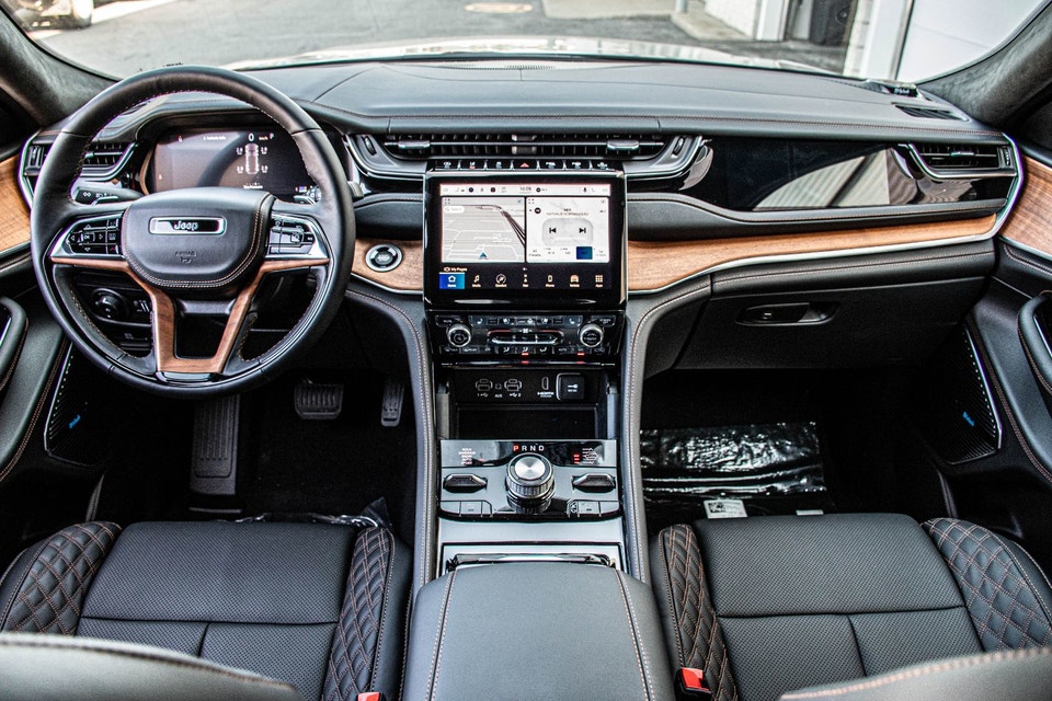 2023 Jeep Grand Cherokee SUMMIT RESERVE