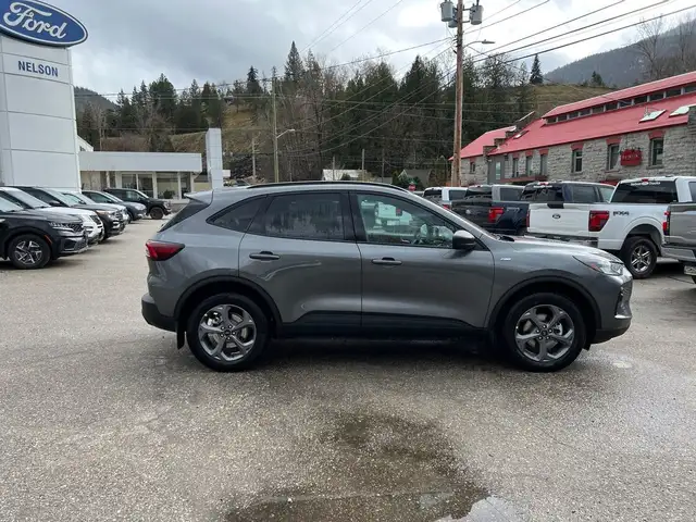 2025 Ford Escape ST-Line Choose 0% or $3000 Cash Savings. AWD, 162940369012609121