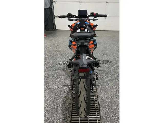 2024 KTM 390 DUKE in Sport Touring in Granby - Image 3