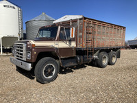 1979 International T/A Day Cab Grain Truck S1900