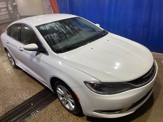 2015 Chrysler 200 Limited in Cars & Trucks in Edmonton - Image 2