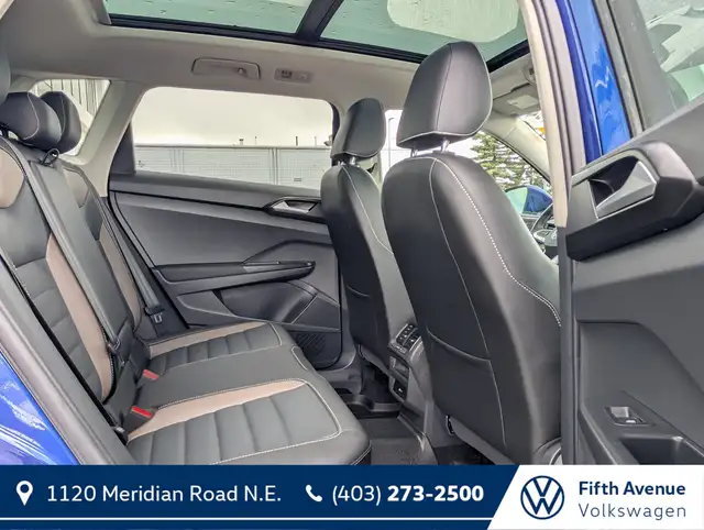 2023 Volkswagen Taos Highline 4MOTION for sale dans Autos et camions dans Calgary - Image 30