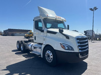 2019 Freightliner T12664ST