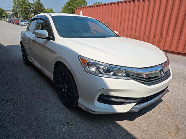 2017 Honda Accord LX in Cars & Trucks in Ottawa - Image 3