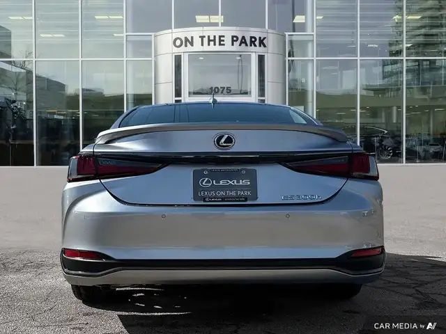 2025 Lexus ES 300h | F SPORT DESIGN| COMPANY CAR|ACCESORIES INCL in Cars & Trucks in City of Toronto - Image 6
