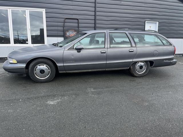 1992 Chevrolet Caprice Wagon VERY Clean!! Labrador Car REAR SEAT in Cars & Trucks in Bedford - Image 4