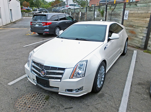 2011 Cadillac CTS Performance in Cars & Trucks in London - Image 2