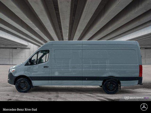 2024 Mercedes-Benz Sprinter 2500 170 Wheelbase High Roof RWD in Cars & Trucks in Longueuil / South Shore - Image 2