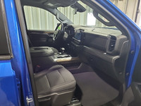 New Price! 2022 Chevrolet Silverado 1500 LT Crew Cab LT 5.3L V8 | Chrome Steps and Hard Tonnea Certi... (image 7)