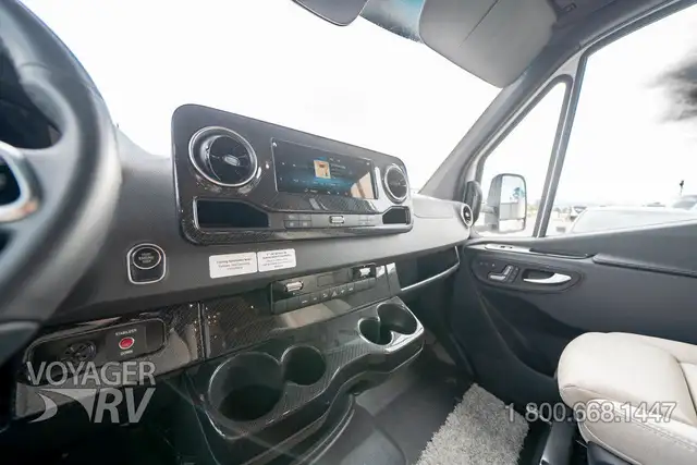 2025 Winnebago Navion 24J in RVs & Motorhomes in Kelowna - Image 44