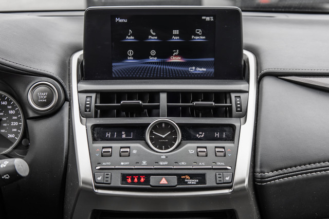 2021 Lexus NX 300 Signature / bluetooth / cuir / camera Bien Équ in Cars & Trucks in Laval / North Shore - Image 4