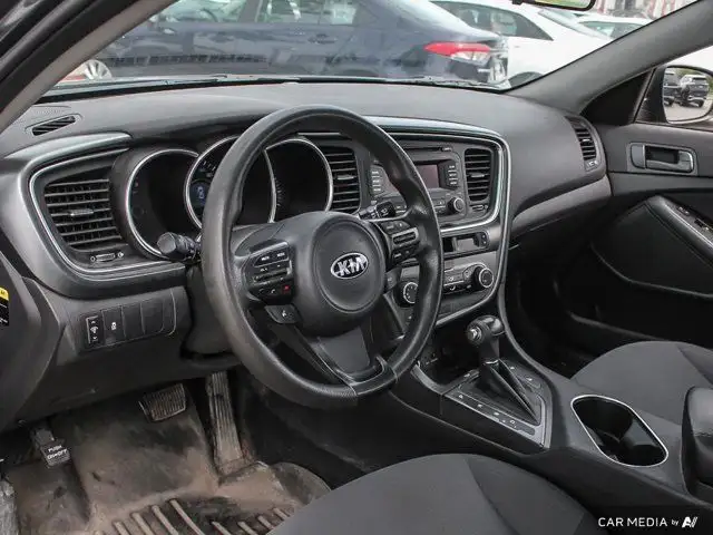 2014 Kia Optima LX in Cars & Trucks in London - Image 17