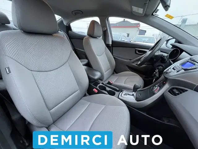 2013 Hyundai Elantra **SAAQ CERTIFIEE**GL**SIEGES CHAUFFANTS**BL in Cars & Trucks in Laval / North Shore - Image 23