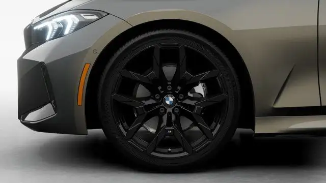 2025 BMW 3 Series 330i xDrive in Cars & Trucks in Laval / North Shore - Image 10