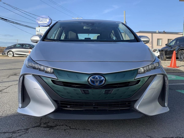 2020 Toyota Prius Plug-In Prime PHEV Cuir Volant bancs chauffant in Cars & Trucks in Longueuil / South Shore - Image 2