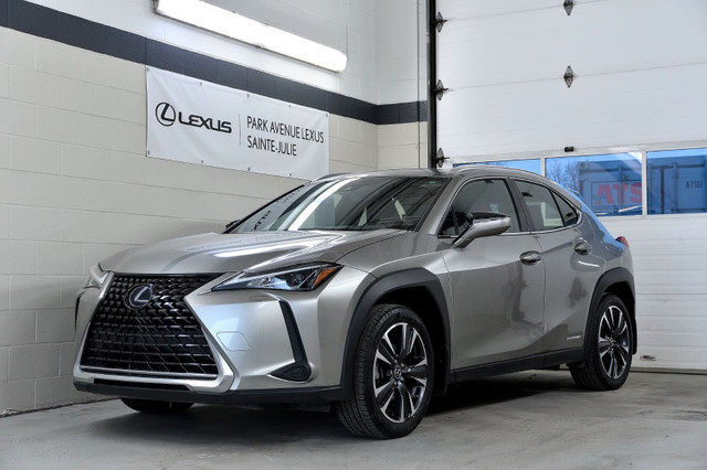 2021 Lexus UX 250h Premium HYBRIDE - AWD - TOIT OUVRANT in Cars & Trucks in Longueuil / South Shore