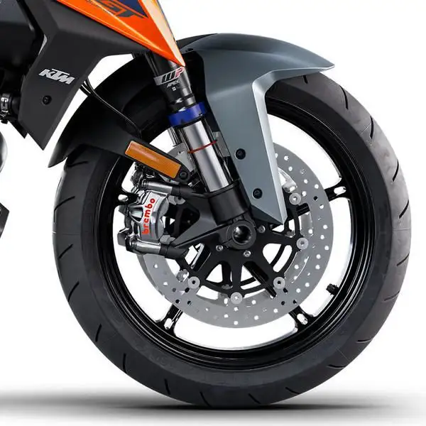 2024 KTM 1290 Super Duke GT in Sport Touring in Ottawa - Image 18