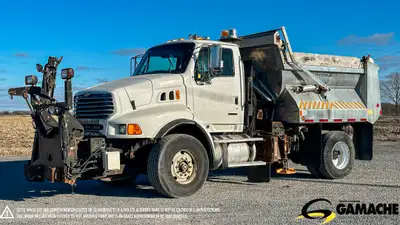 Heavy truck - # STOCK: C-31850 2009 STERLING L8500 DÉNEIGEUSE CAMION À NEIGE 2009 STERLING L8500 SNO...