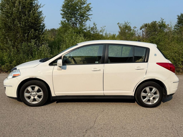 2010 Nissan Versa SL | in Cars & Trucks in Oshawa / Durham Region - Image 3