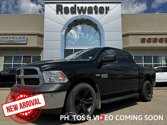 2018 Ram 1500 SXT Crew Cab 4x4 | HEMI V8 | Front Bench | Cloth in Cars & Trucks in Edmonton