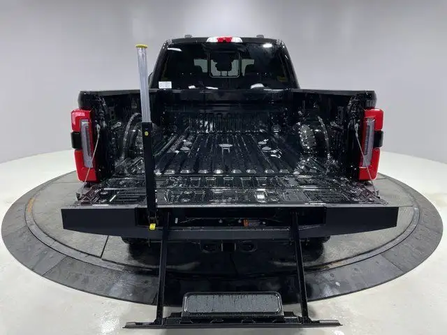2025 Ford Super Duty F-250 SRW Platinum in Cars & Trucks in Strathcona County - Image 16