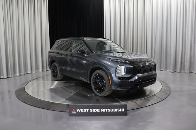 2025 Mitsubishi Outlander PHEV GT NOIR TWO TONE / BLACK ROOF in Cars & Trucks in Edmonton