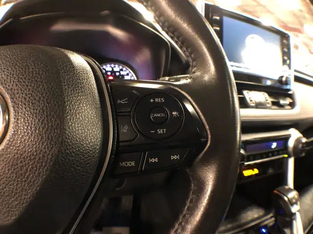 2019 Toyota RAV4 XLE AWD LEATHER SUNROOF L/ASSIST B/SPOT CARPLAY in Cars & Trucks in City of Toronto - Image 19