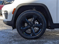 This Jeep Grand Cherokee has a strong Regular Unleaded V-6 3.6 L/220 engine powering this Automatic... (image 7)