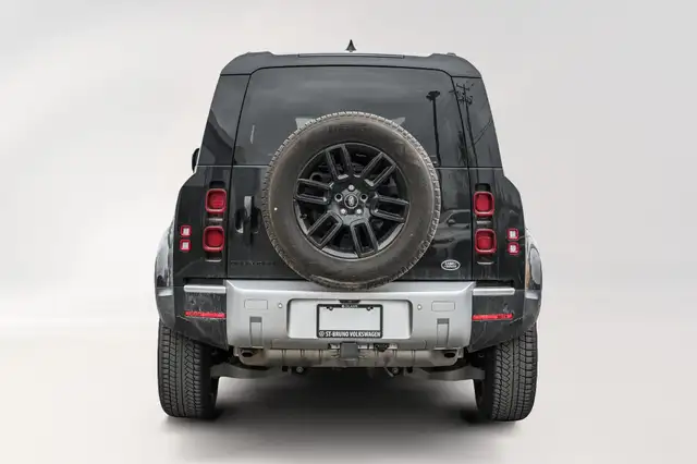 2022 Land Rover Defender S | Toit pano | Black Pack | Roues 19po in Cars & Trucks in Longueuil / South Shore - Image 8