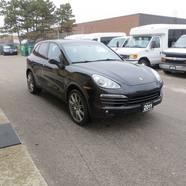 2011 Porsche Cayenne S 4dr All-wheel Drive Automatic in Cars & Trucks in Mississauga / Peel Region - Image 3