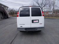 2018 GMC Savana 2500 15 Passenger Van 6.0, V8, gas, auto, pw, pl, air Frt & rear heat & air, factory... (image 3)
