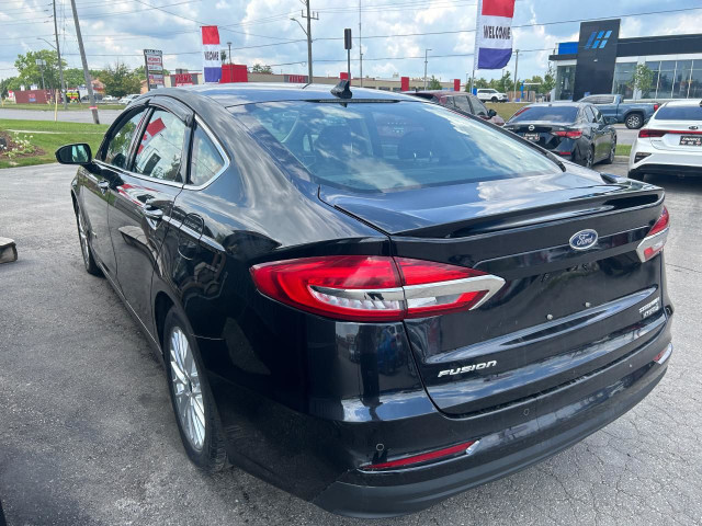 2019 Ford Fusion Hybrid Titanium in Cars & Trucks in London - Image 4