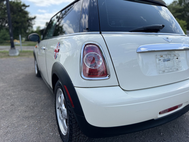 2011 MINI Cooper Hardtop AUTOMATIQUE AIR CLIMATISÉ CUIR in Cars & Trucks in Laval / North Shore - Image 4