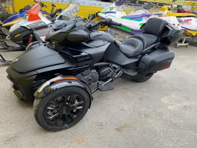 2024 Can-Am Spyder F3 Limited Team Vincent Motorsports 2024 Canam Spyder F3 Limited 4301 kms $31,000...