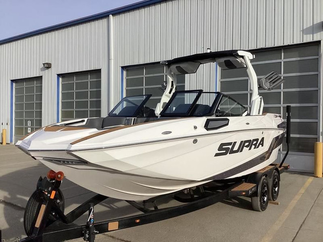 2024 Supra SV 450 in Powerboats & Motorboats in Saskatoon - Image 2