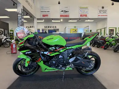 Only 4,335 KM, Lightly used!Fully Serviced + Kawasaki Extended Warranty until May 2027Unlock Track-R...