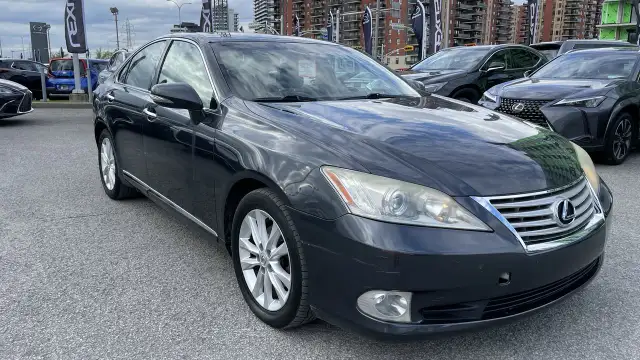 2010 Lexus ES 350 Touring / Camera / Bluetooth / Cuir Bien Équip in Cars & Trucks in Laval / North Shore - Image 4