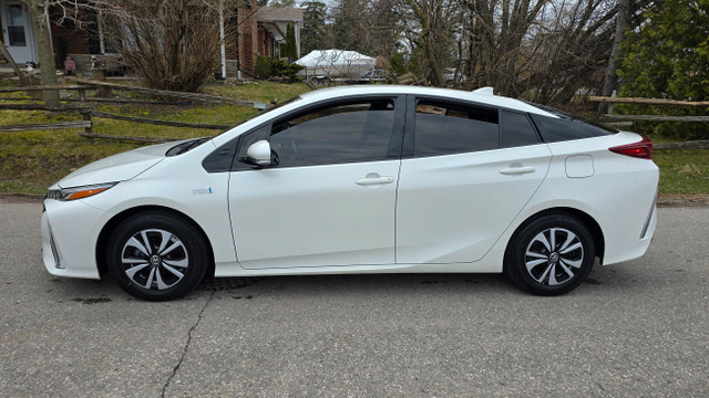 2018 Toyota PRIUS PRIME Electric/ Hybrid, One Owner , Clean Carf in Cars & Trucks in City of Toronto
