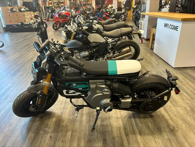 2024 BMW CE 02 Cosmic black 2 in Scooters & Pocket Bikes in Barrie - Image 3