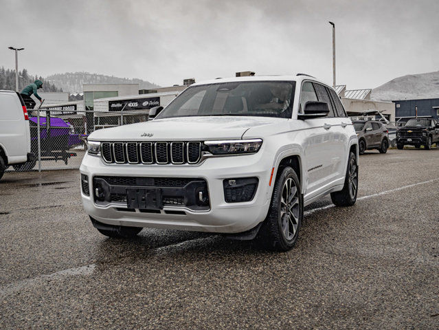 2023 Jeep Grand Cherokee Overland 4x4 in Cars & Trucks in Kelowna - Image 4