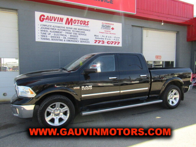  2015 Ram 1500 Crew, Leather, Heated/Cooled Seats, Nav, Sunroof in Cars & Trucks in Swift Current