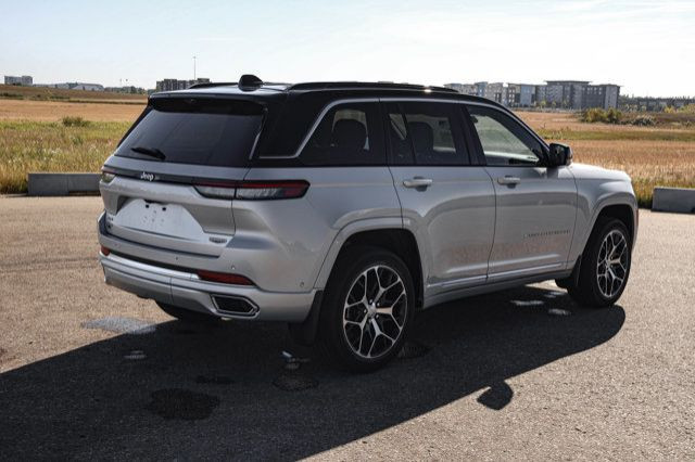 2025 Jeep Grand Cherokee Summit Reserve in Cars & Trucks in Strathcona County - Image 3