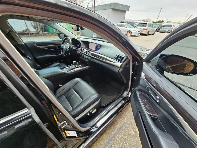 2014 Lexus LS 600H AWD-NAVI-MASSAGE SEAT-DVD- LWB in Cars & Trucks in Oakville / Halton Region - Image 33