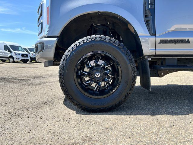 2023 Ford Super Duty F-250 SRW XLT CrewCab 160 | Rear Cam in Cars & Trucks in Edmonton - Image 3