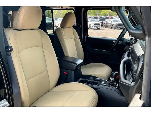 2022 Jeep Wrangler Willys 4Dr | Soft Top | Alpine | Tow Package  in Cars & Trucks in Mississauga / Peel Region - Image 8