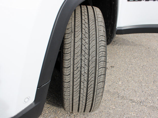 2025 Jeep Compass Altitude in Cars & Trucks in Calgary - Image 2