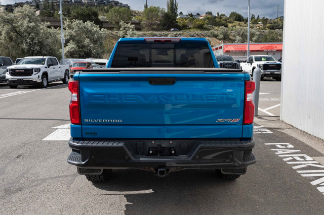 2022 Chevrolet Silverado 1500 ZR2 6.2L V8, ZR2 Suspension Packag in Cars & Trucks in Kamloops - Image 4