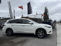 This 2017 Infiniti QX60 is a spacious and reliable SUV, perfect for driving in style and comfort. Wi... (image 5)
