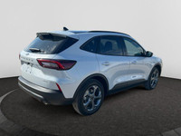 Check out this vehicle's pictures, features, options and specs, and let us know if you have any ques... (image 4)
