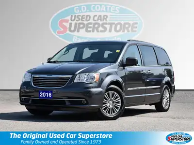 2016 Chrysler Town & Country 3.6L - Your Ultimate Road Trip Machine! Buckle up, eh? This 2016 Chrysl...